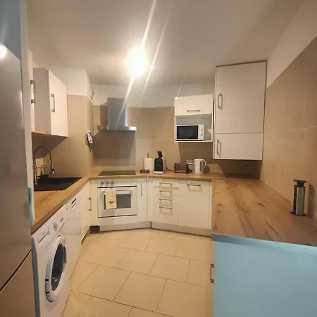 - Terrasse Et Jardinet - Piscine Apartment *